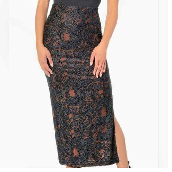 Free People Rosalie Velvet Midi Skirt in Black. Size XS. - Picture 2 of 10